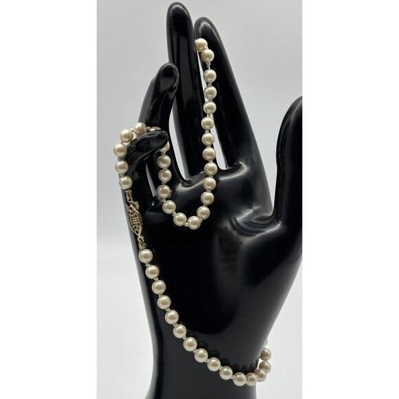 Lot of 2 Vintage Faux Pearl Necklaces Monet and Unbranded 5mm and 8mm Faux Pearl - Picture 4 of 10